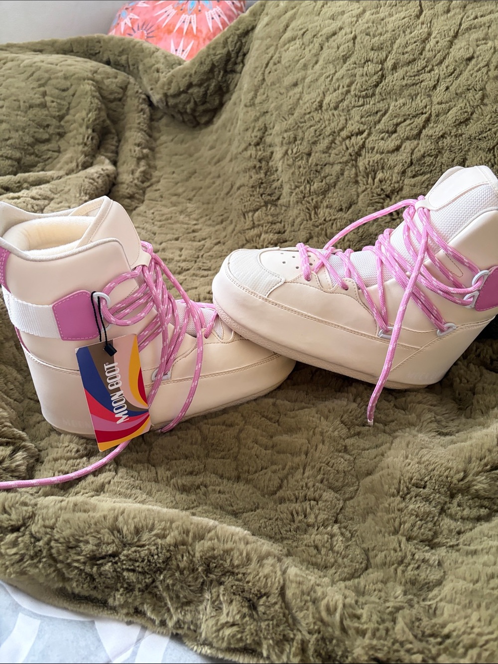 Moon Boot Cream High-Top Winter Boots with Pink Laces